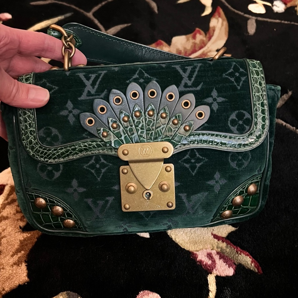 🔥Price Drop!🔥 Authentic Louis Vuitton Irvine Mon Velours Bag-Runway